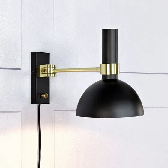 Markslöjd Larry Wandleuchte Schwarz/Messing mit Dimmer