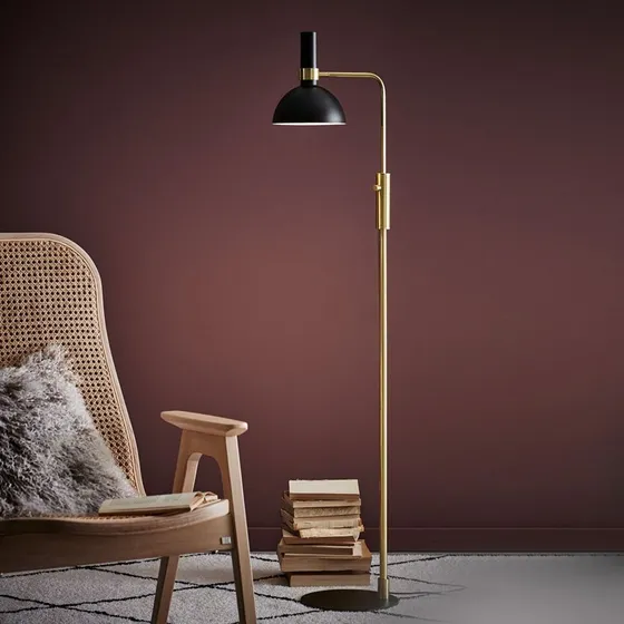 Markslöjd Larry Stehleuchte - Schwarz/Brushed Brass - Dimmbar