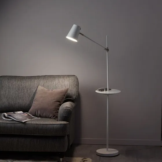Markslöjd Stehleuchte Linear USB Weiß