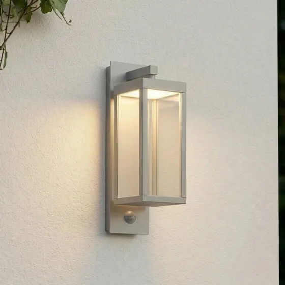 Lucande LED-Außenwandleuchte Ferdinand, steingrau, mit Sensor