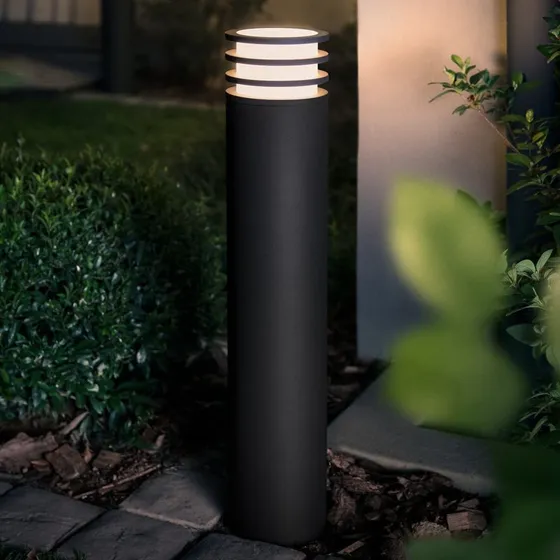 Philips Hue Wegeleuchte Lucca, smart, schwarz, IP44