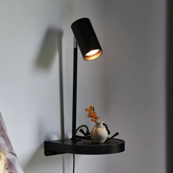 Nordlux Wandleuchte Cody Schwarz mit USB-A Port und Ablage