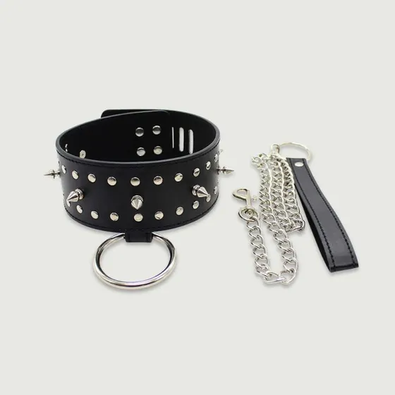 Lederhalsband mit Schloss, Nieten und Riemen - Schwarz