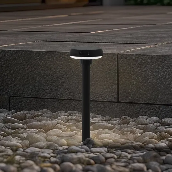 Lindby Brinca Solar-LED-Erdspießleuchte mit Bewegungssensor, Schwarz