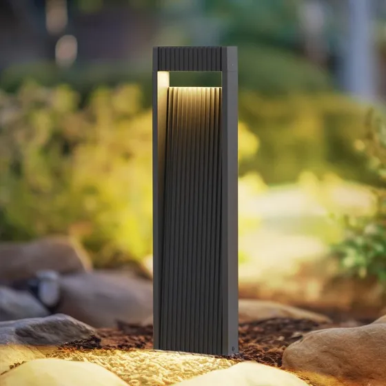 Lucande Tavion LED-Außenleuchte H60 Anthrazit, 60 cm, IP65