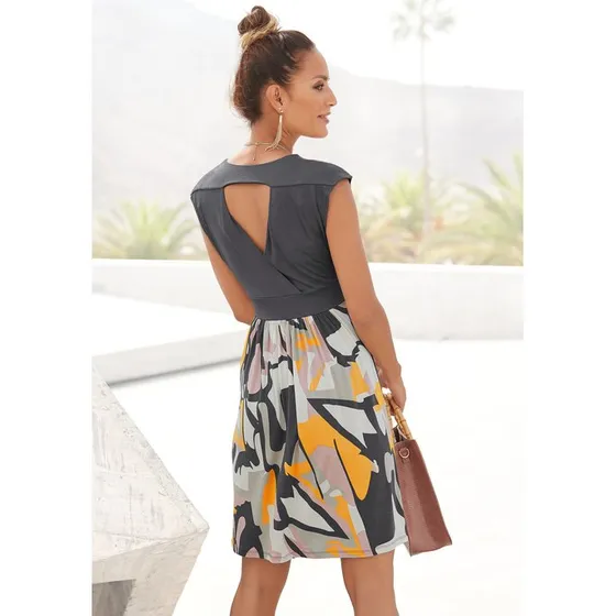 LASCANA Wickelkleid mit Rückenausschnitt, kurzes Strandkleid