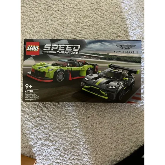 LEGO Speed Champions Aston Martin Valkyrie AMR Pro & Vantage GT3 76910