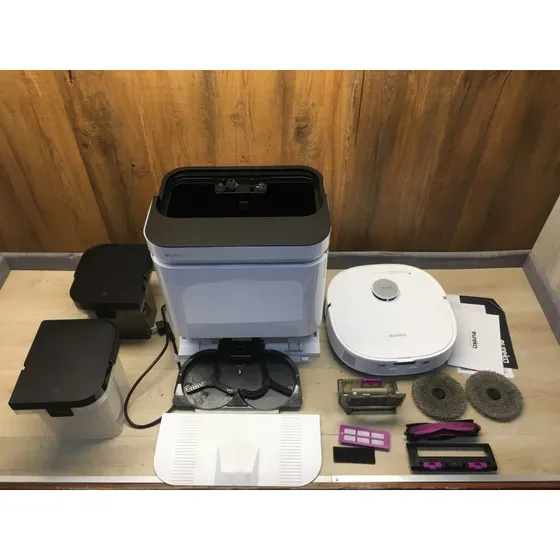 Eureka J15 Pro Ultra Saug- & Wischroboter Schwarz