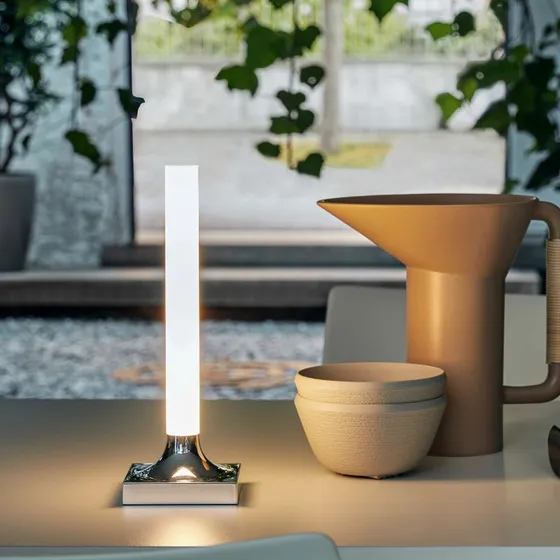 Kartell Goodnight LED-Tischleuchte Chrom von Philippe Starck