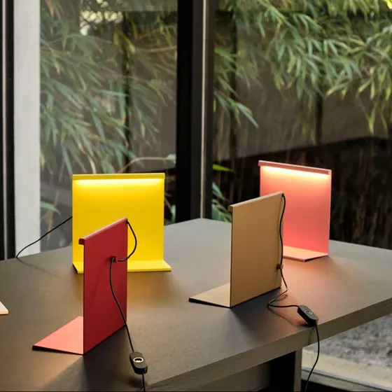 HAY LBM LED-Tischleuchte mit Dimmer, Clay