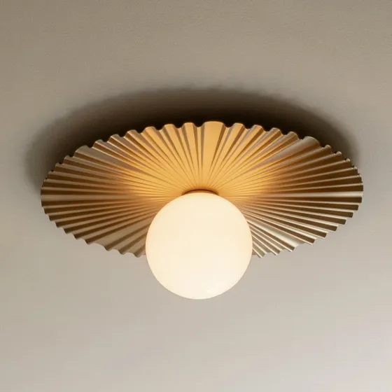 Nuura Wandlampe Liila Muuse, Ø 42 cm, Gold/Opal, IP44