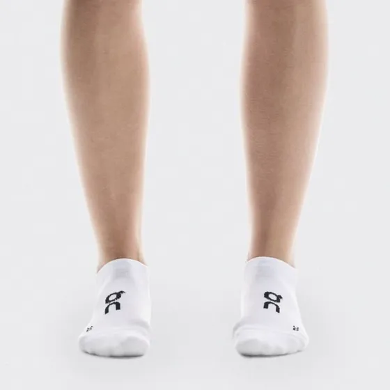 On Core Run Low Socken weiß (2er Pack)