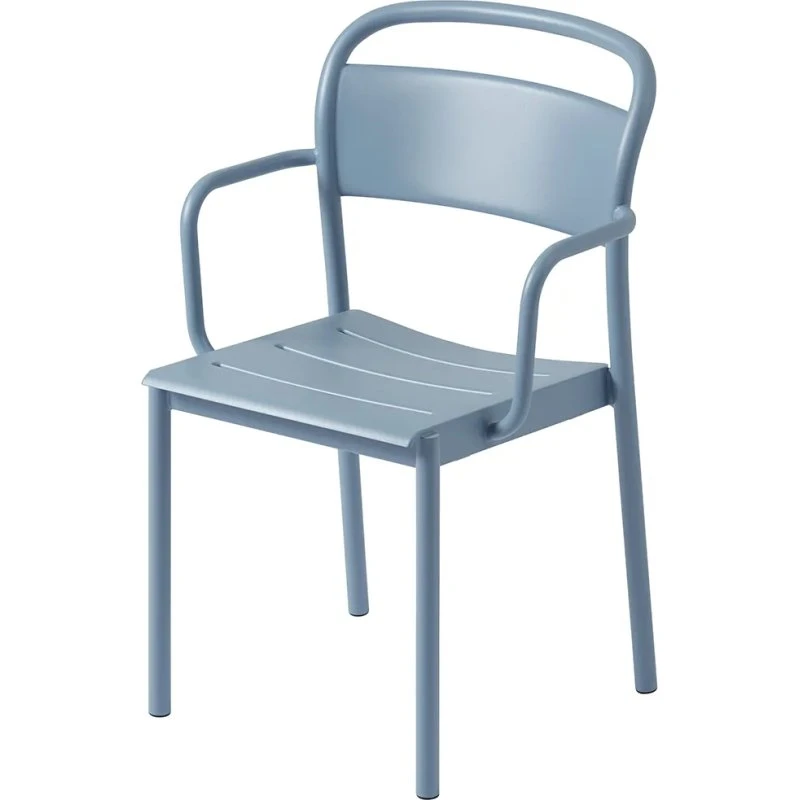 Muuto Linear Gartenstuhl mit Armlehnen - Gedämpftes Blau