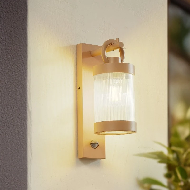 Lindby Yrene Außenwandleuchte, 20 cm, Beige, Aluminium, mit Sensor