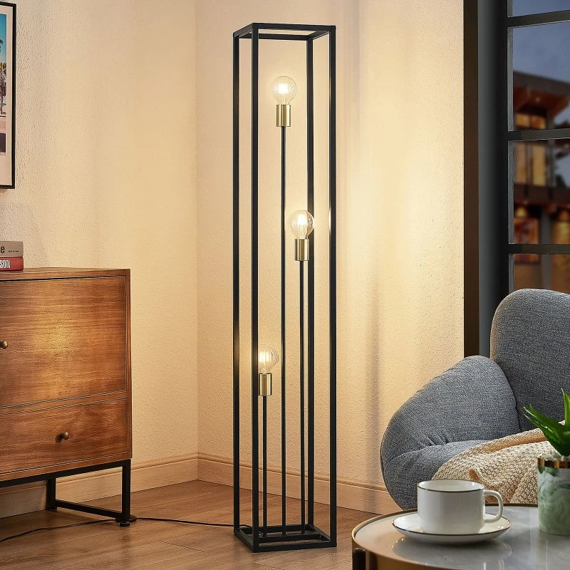 Lindby Stehleuchte Tiliane, schwarz, Metall, 3-flg., 153cm