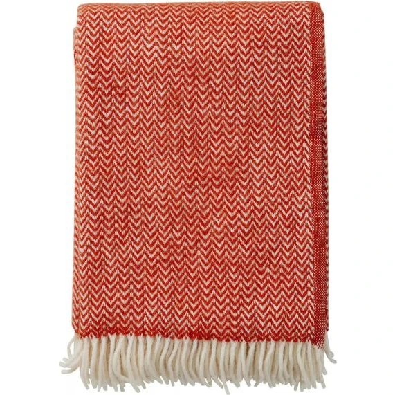 Klippan Wolldecke Chevron ruby red