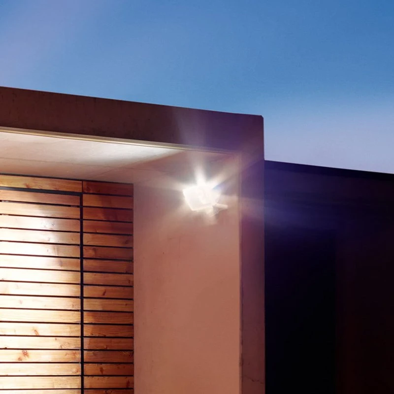 STEINEL LS 300 S LED Außenstrahler Schwarz IP44 mit Bewegungsmelder