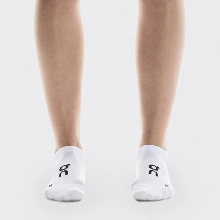 On Core Run Low Socken weiß (2er Pack)